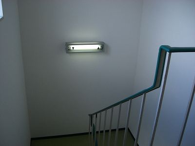 壁一面を張替え、完成です。