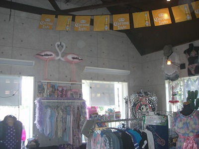 こちらには、婦人物が並んでいます。