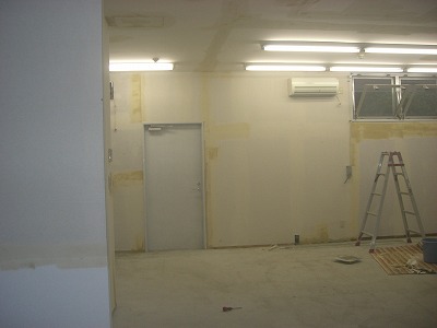 築年数が経っているせいか、下地の痛みがめだちました。