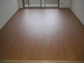 仕上げは重歩行シートを施工しました。